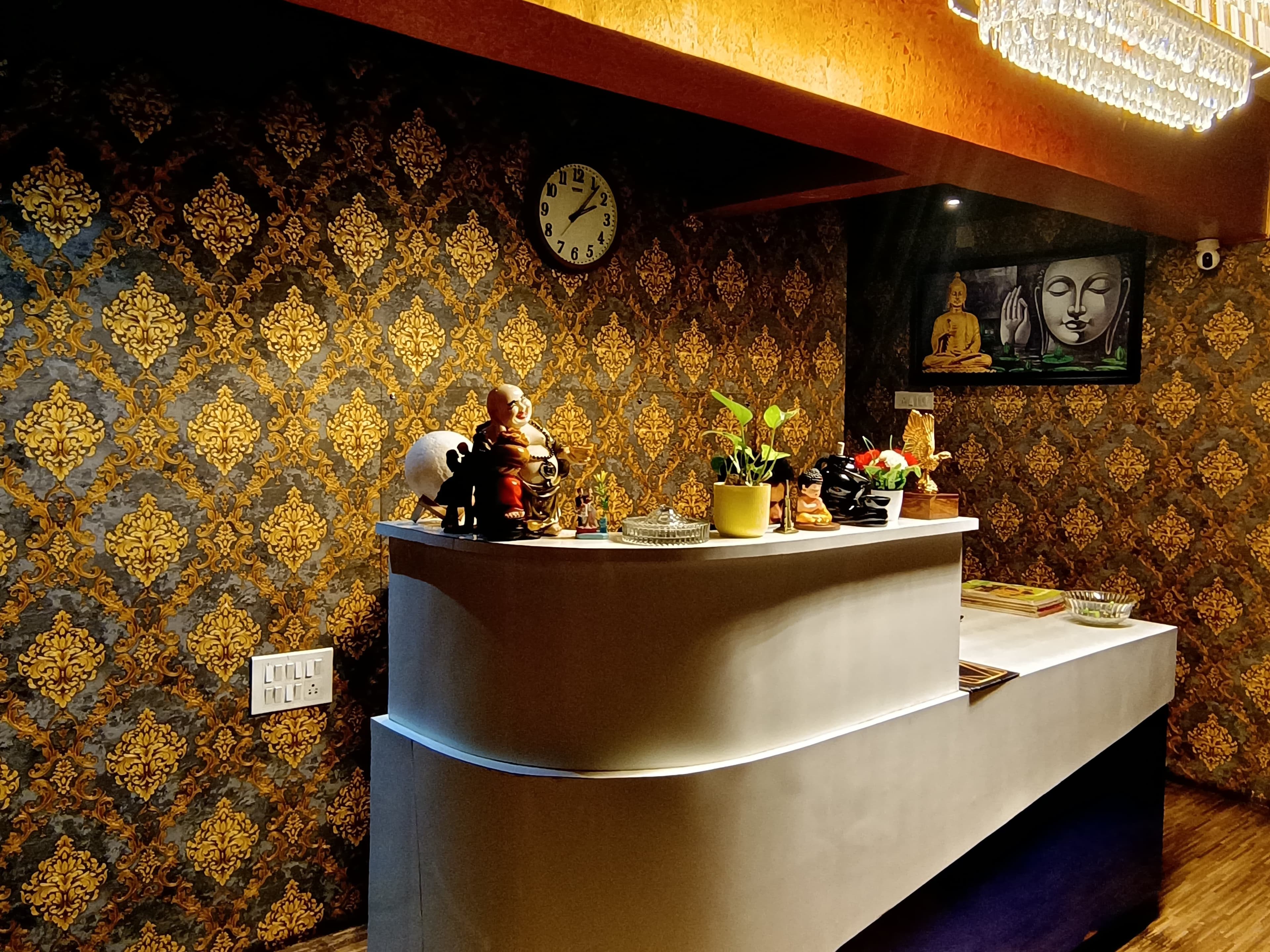 Luxury spa setup for body massage in Goregaon